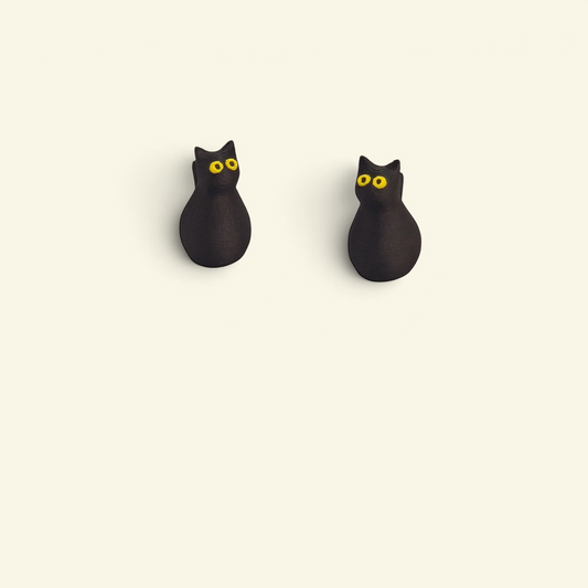 the tiny judgmental cat – 3d printed pla cat figurine, detail 1, uggaz