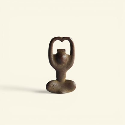 the crowned monkey – cast iron bottle opener, detail 7, uggaz