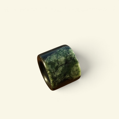 the magnetic ring – magnetic stone thumb ring, detail 2, uggaz