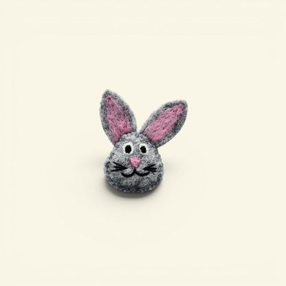 the felt woods – wool felt bunny brooch, heathered gray with pink ears and whiskers, uggaz