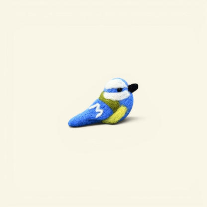 the felt woods – wool felt bird brooch, kingfisher blue with white and olive, uggaz