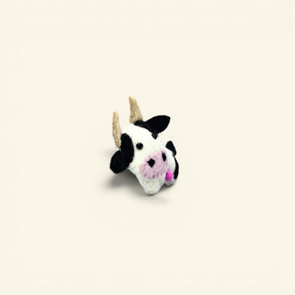 the felt cow – wool felt cow brooch, detail 1, uggaz