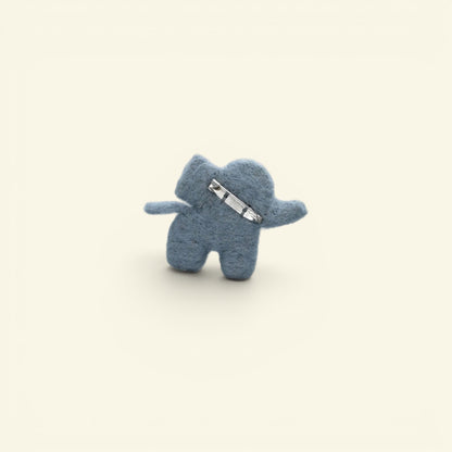 the felt elephant – wool felt elephant brooch, detail 1, uggaz