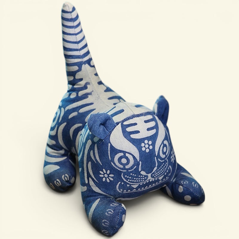 the indigo tiger – batik cloth tiger, hand-drawn indigo pattern, detail 2, uggaz
