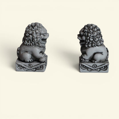 The Tiny Guardian Lions