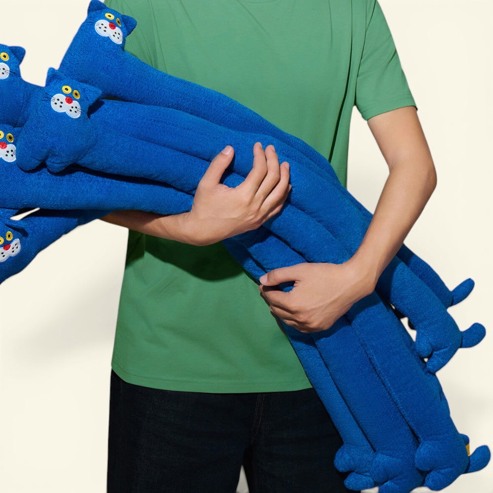 the stretch cat – polyester tug dog toy with dual squeaker, uggaz